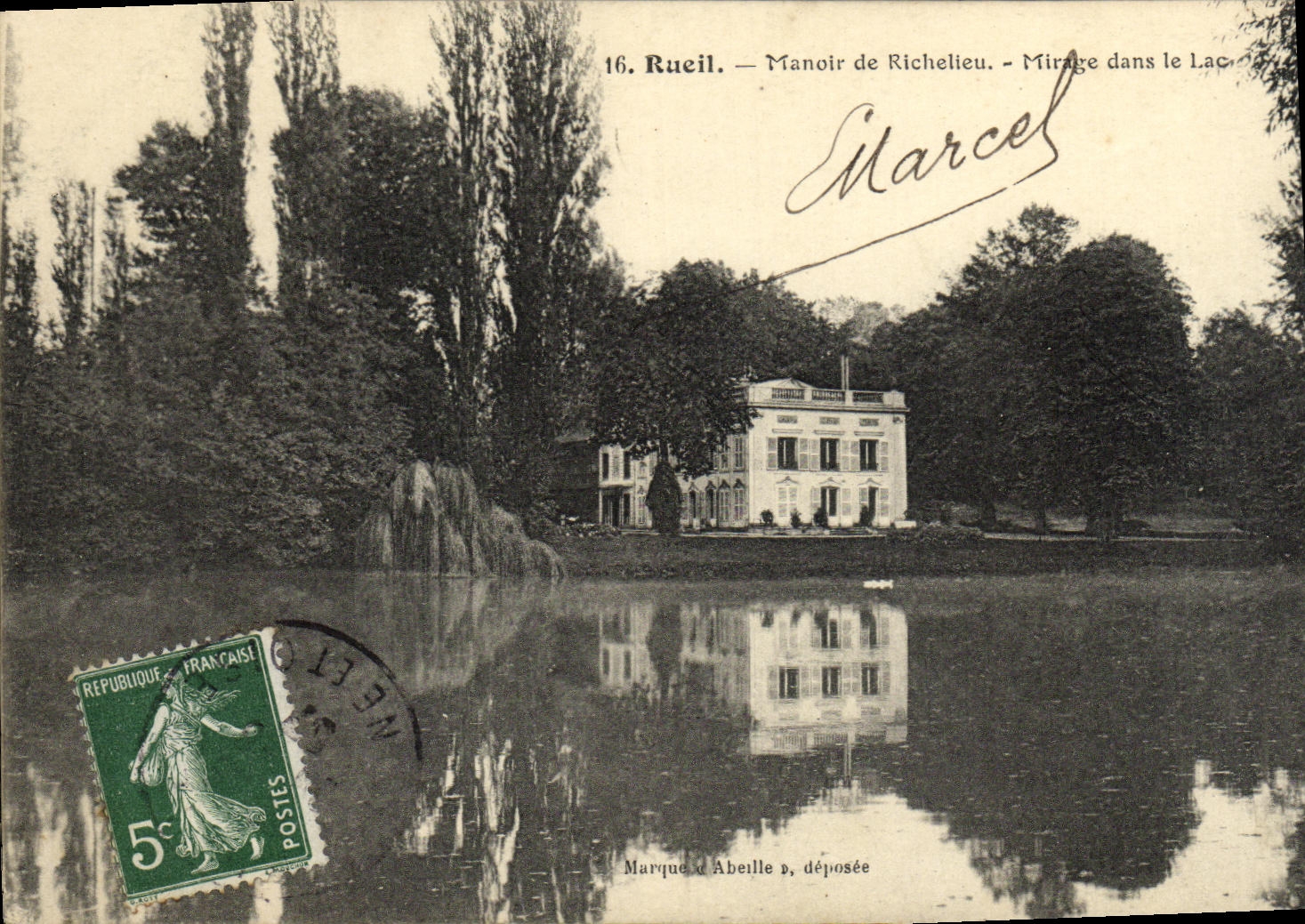 CPA Rueil Manoir de Richelieu Mirage dans de Lac