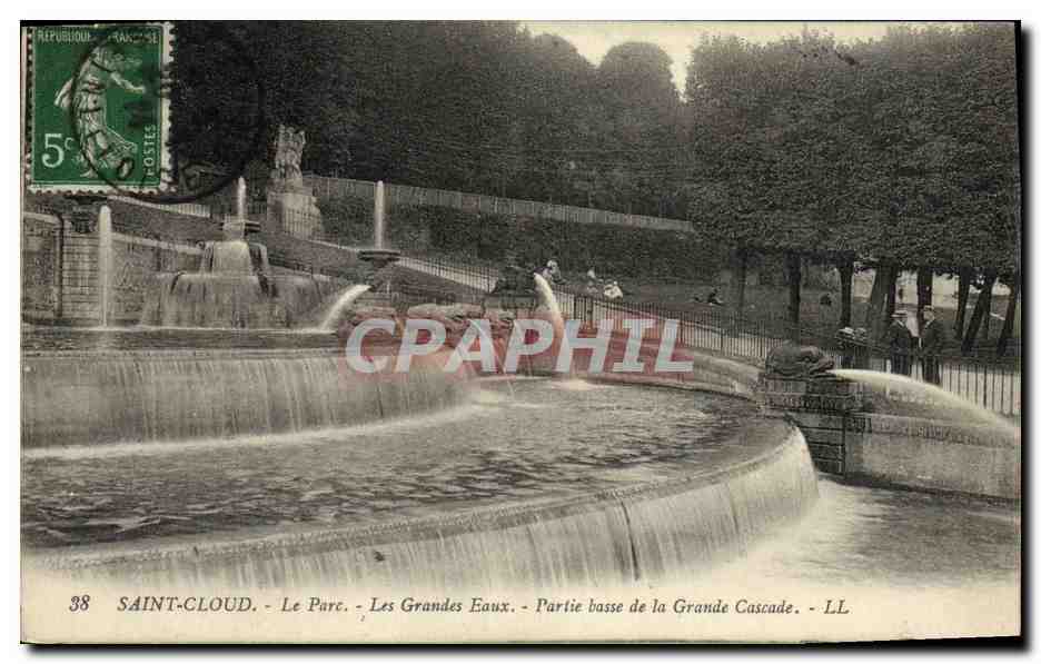 CPA Saint Cloud Le Parc Les Grandes Eaux Partie basse de la Grande Cascade