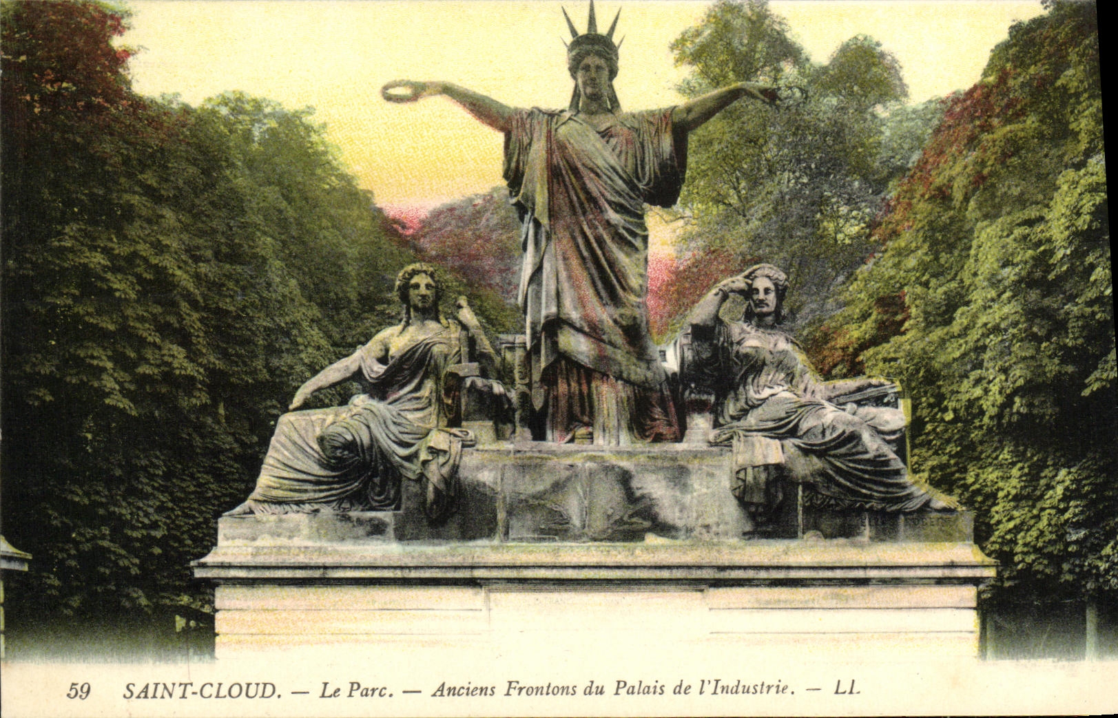 CPA Parc de Saint Cloud Le Parc Anciens Frontons du Palais de L Industrie