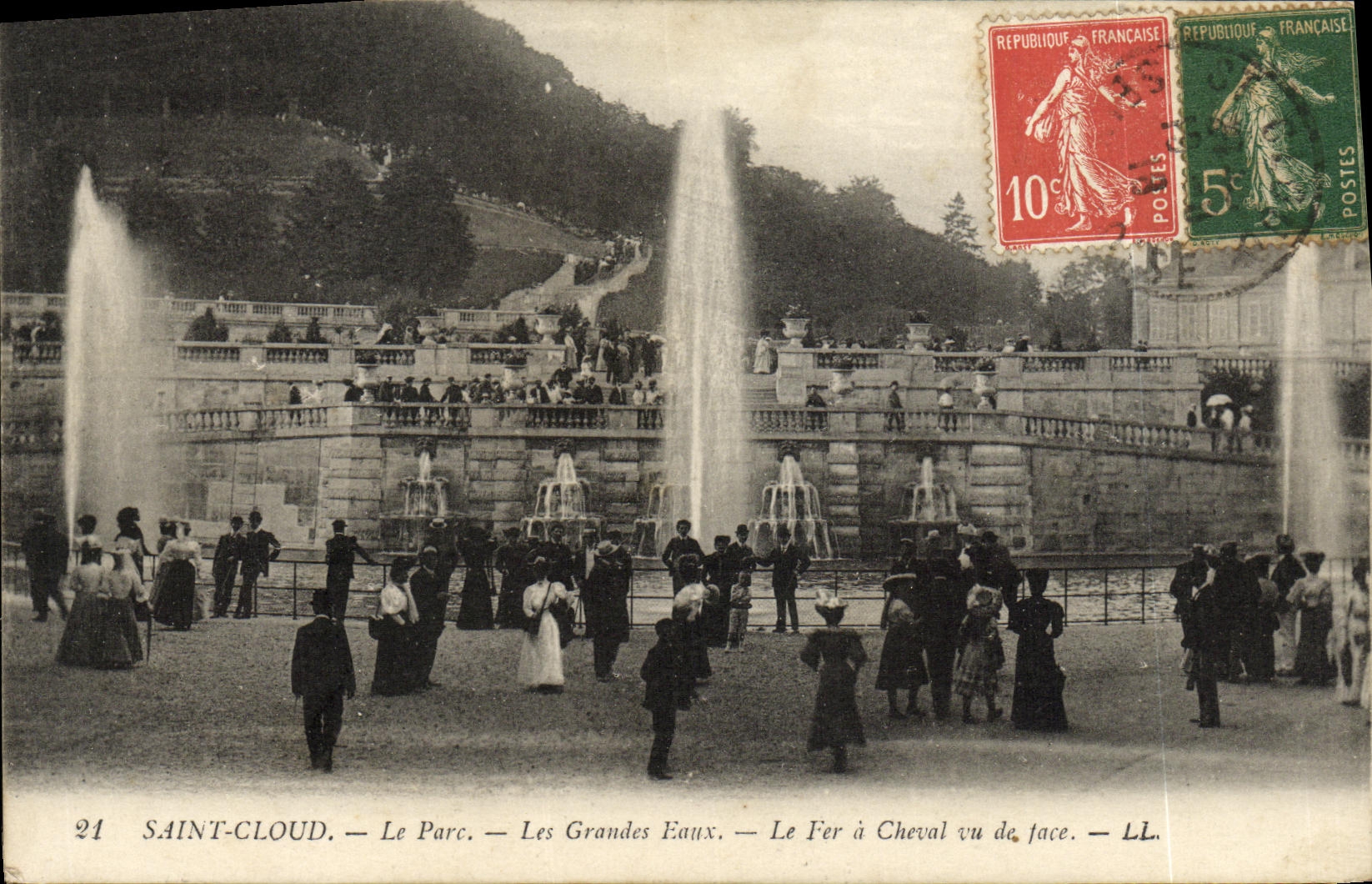 CPA Parc De Saint Cloud Le Parc Les Grande Eaux Le Fer a Cheval Vu de face