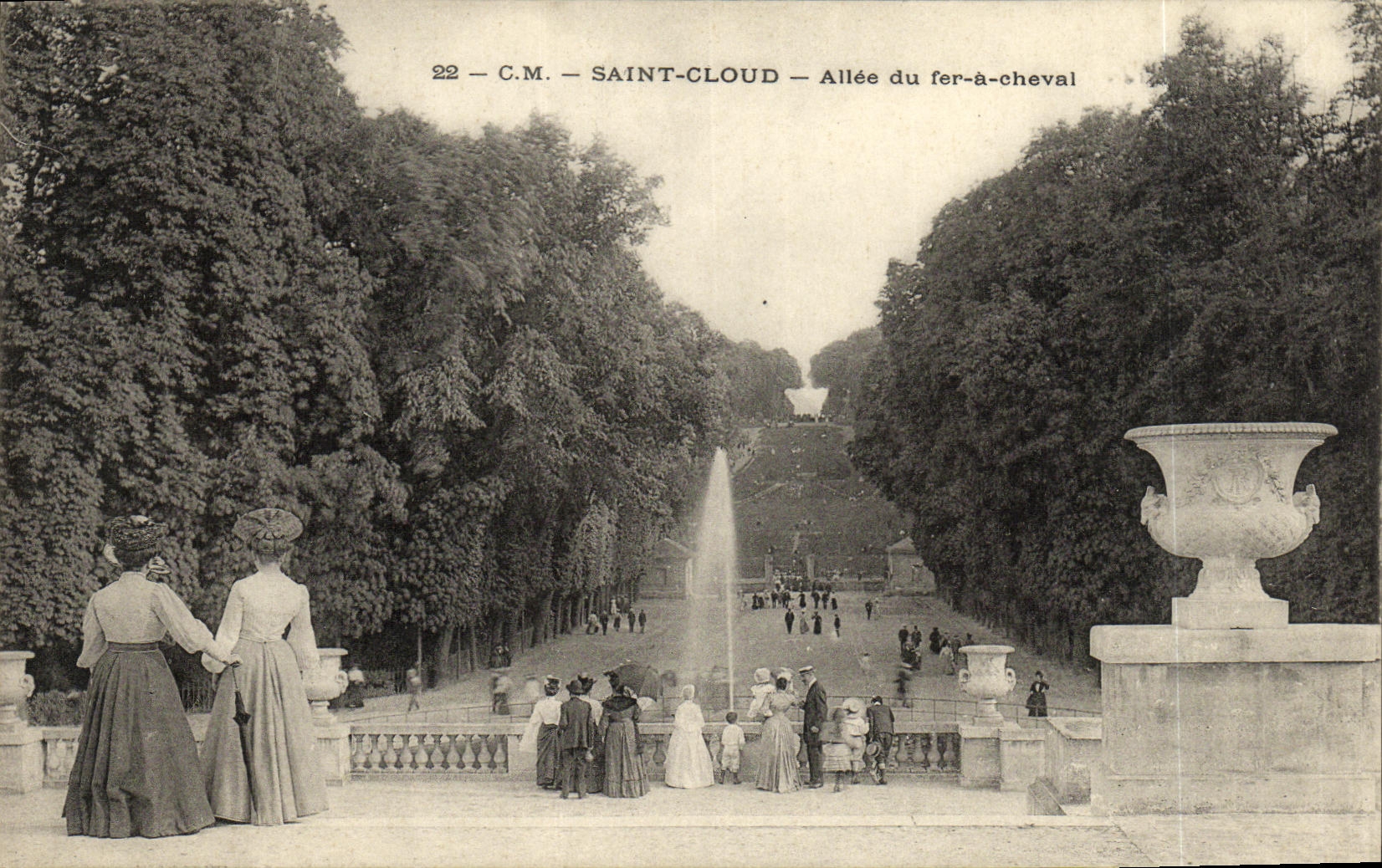CPA Parc De Saint Cloud Allee du Fer a Cheval