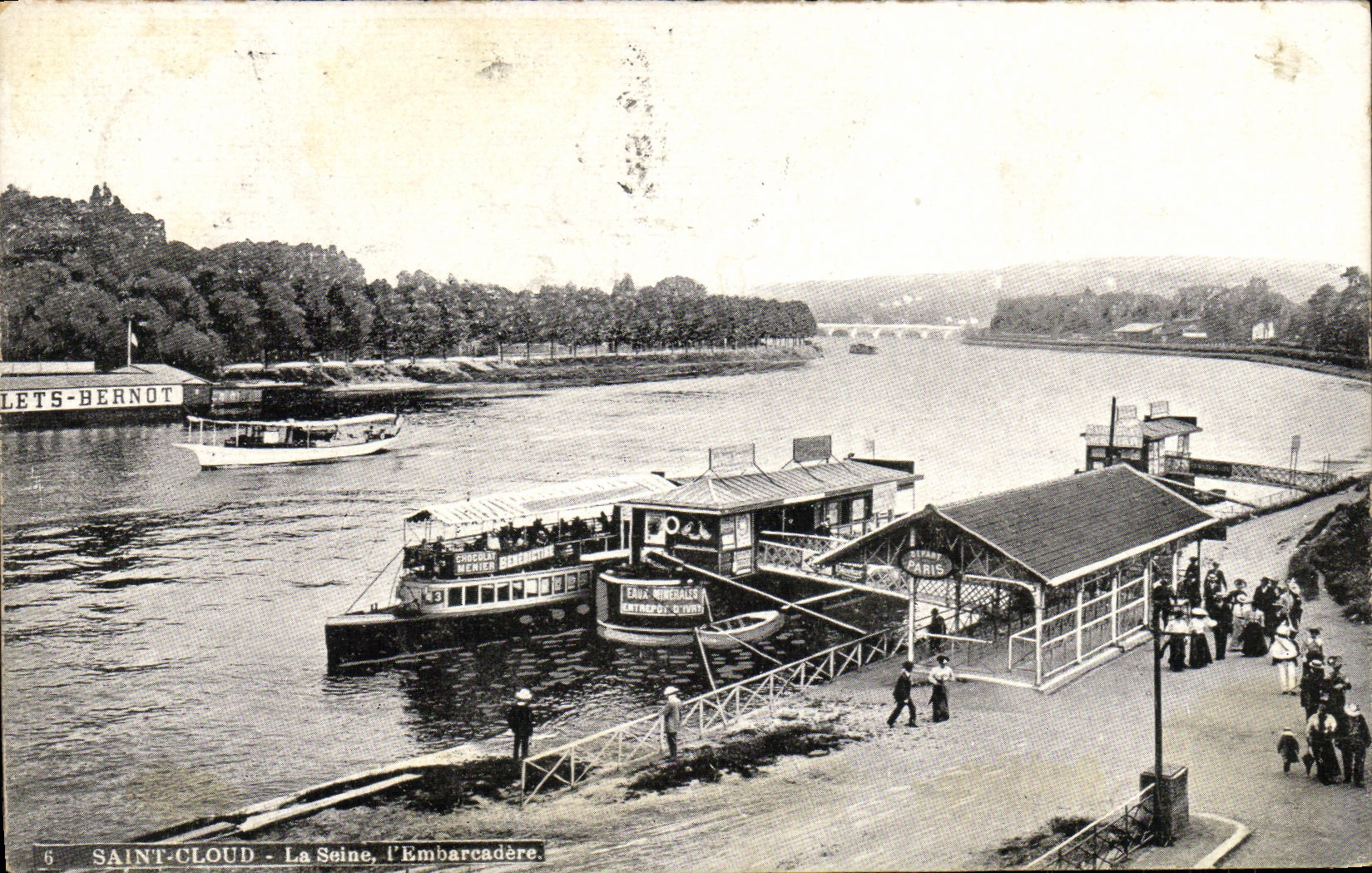 CPA Parc de Saint Cloud La Seine L Embarcadere Peniches Bateau