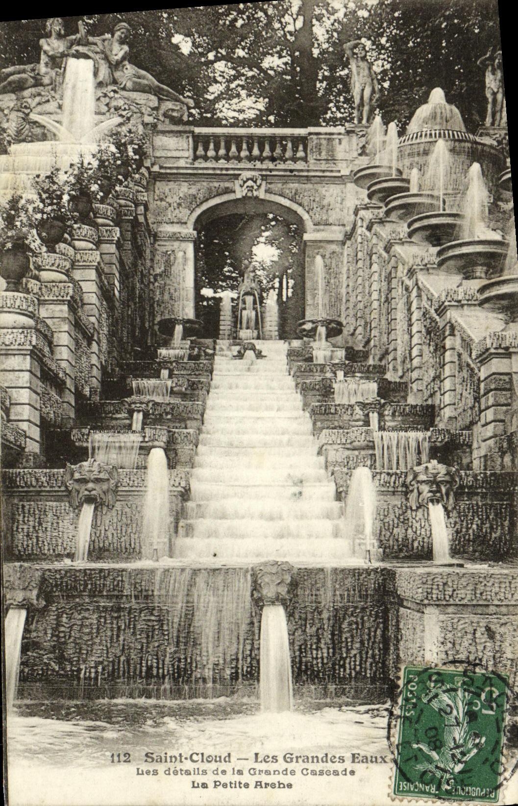 CPA Parc de Saint Cloud Le Grandes Eaux Les details de la grande cascade La petite arabe