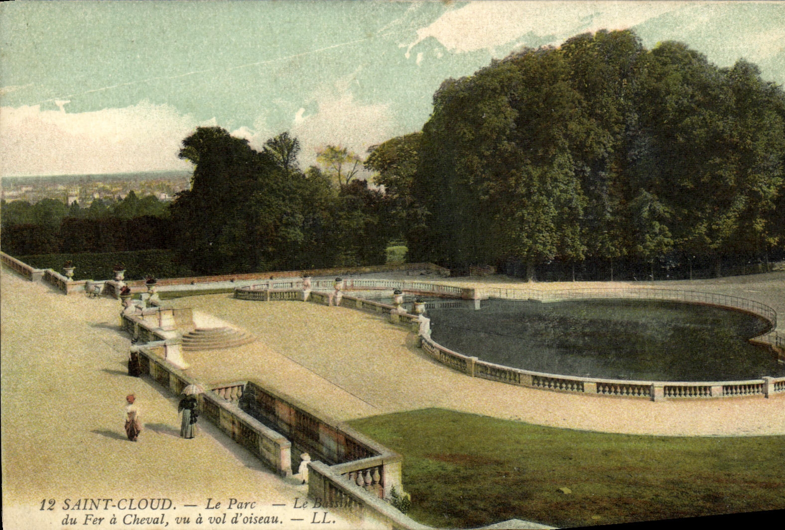 CPA Saint Cloud Le Parc Le bassin du Fer a Cheval vu a vol d oiseau