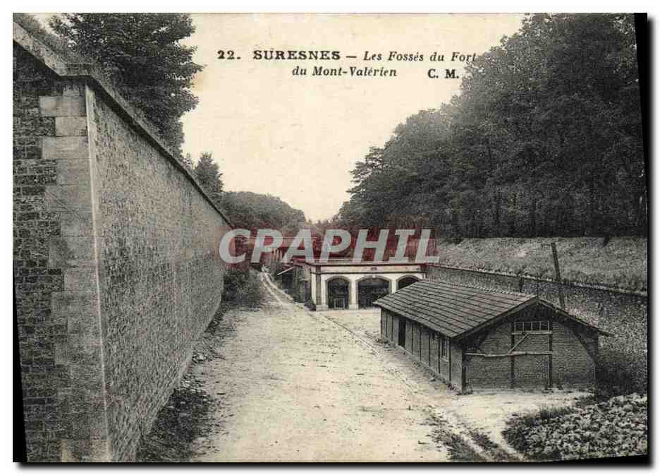 CPA Suresnes Les Fosses Du Forte du Mont Valerien