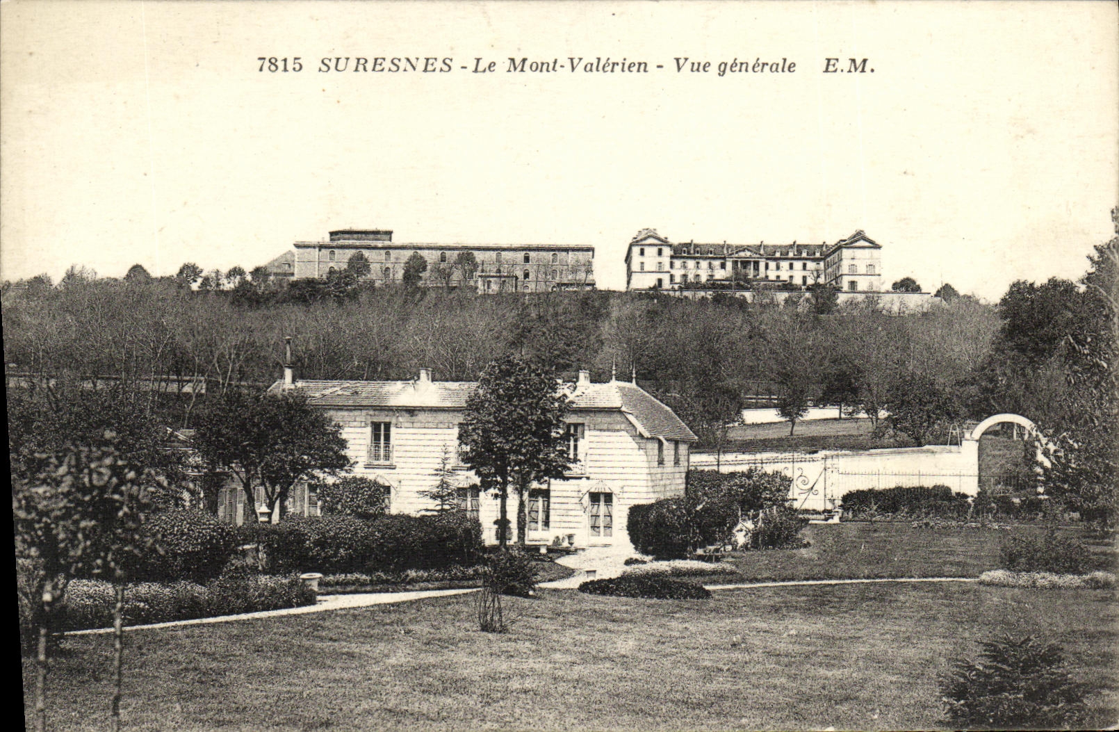 CPA Suresnes Le Fort du Mont Valerien Vue Generale