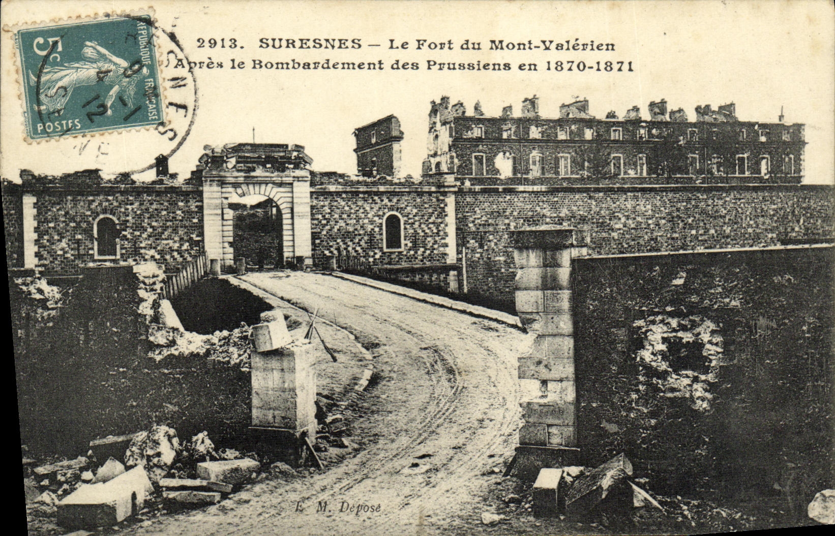 CPA Suresnes Le Fort du Mont Valerien apres le bombardement des prussiens en 1870 1871 Militaria 