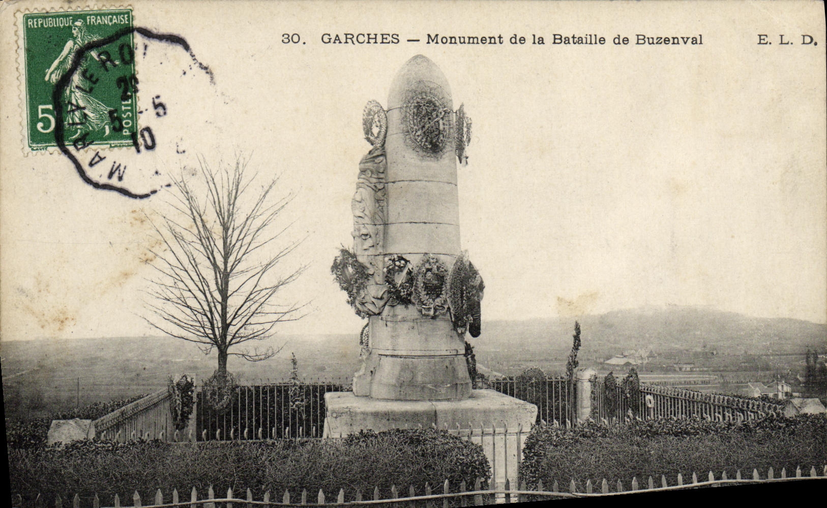 CPA Garches Monument de la Bataille de Buzenval Militaria