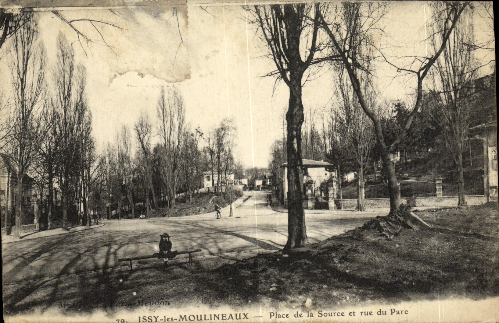 CPA Issy les Moulineaux Place de la Source et rue du Parc