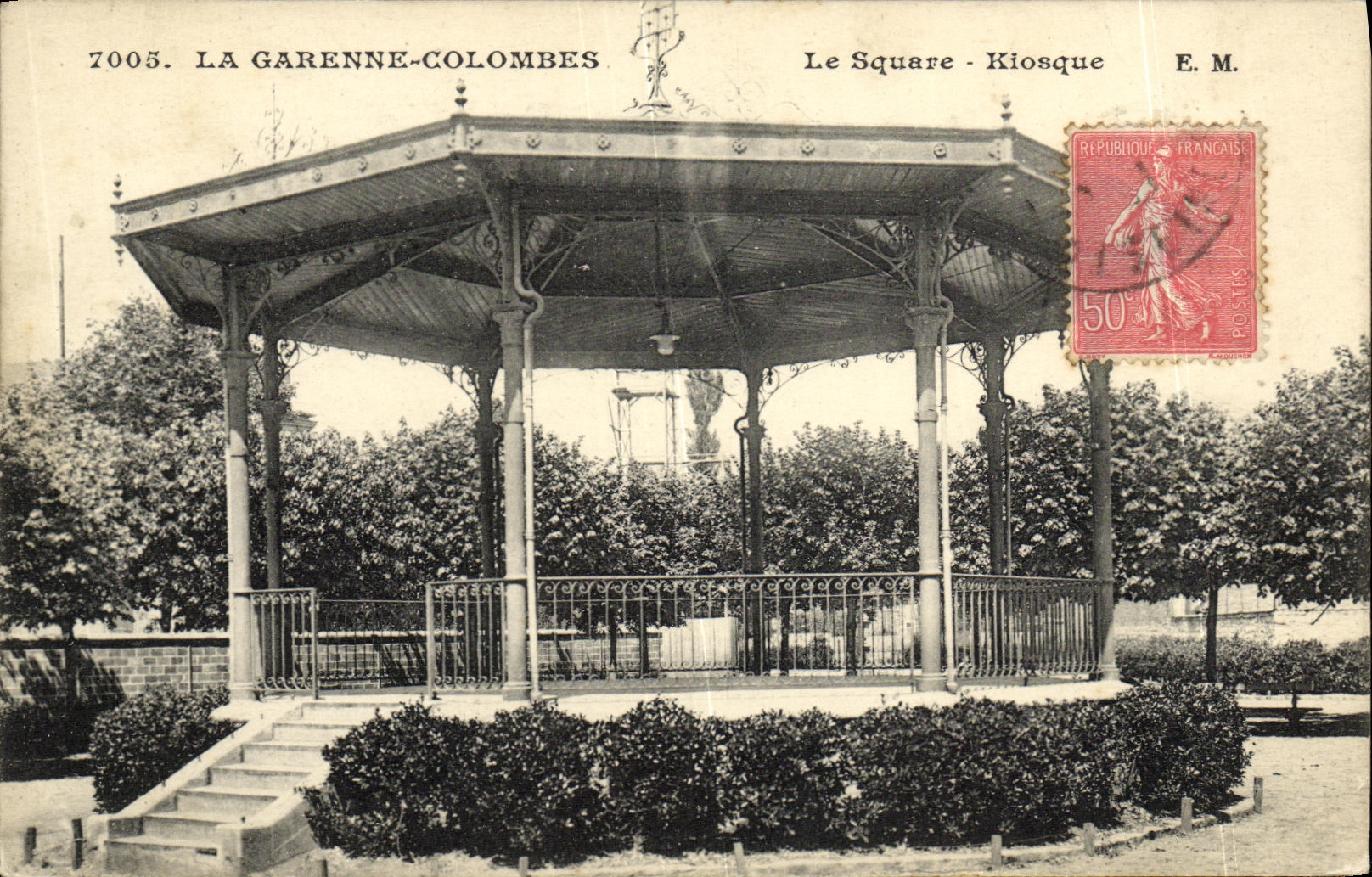 CPA La Garenne Colombes Le Square Kiosque