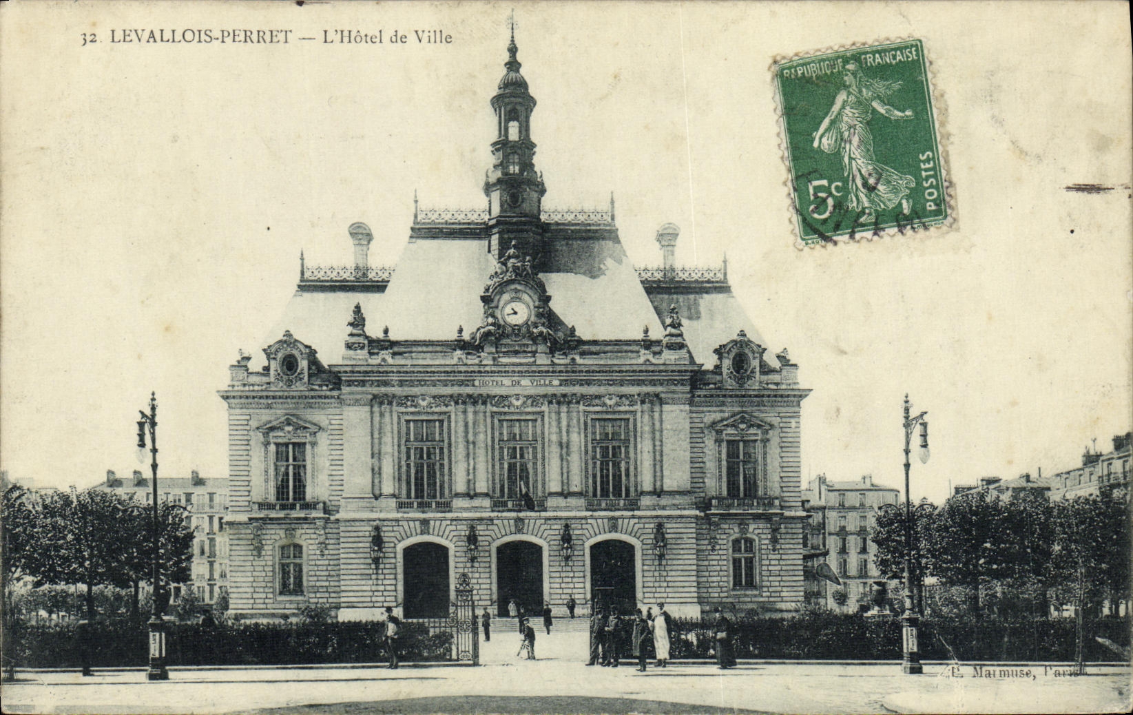 CPA Levallois Perret L Hotel de Ville