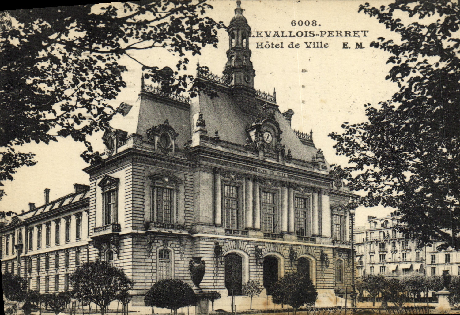 CPA Levallois Perret Hotel de Ville