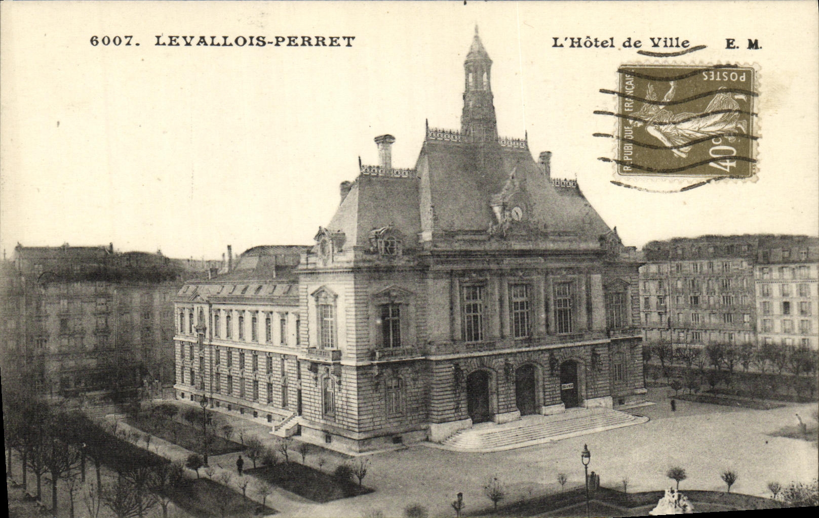 CPA Levallois Perret L Hotel de Ville