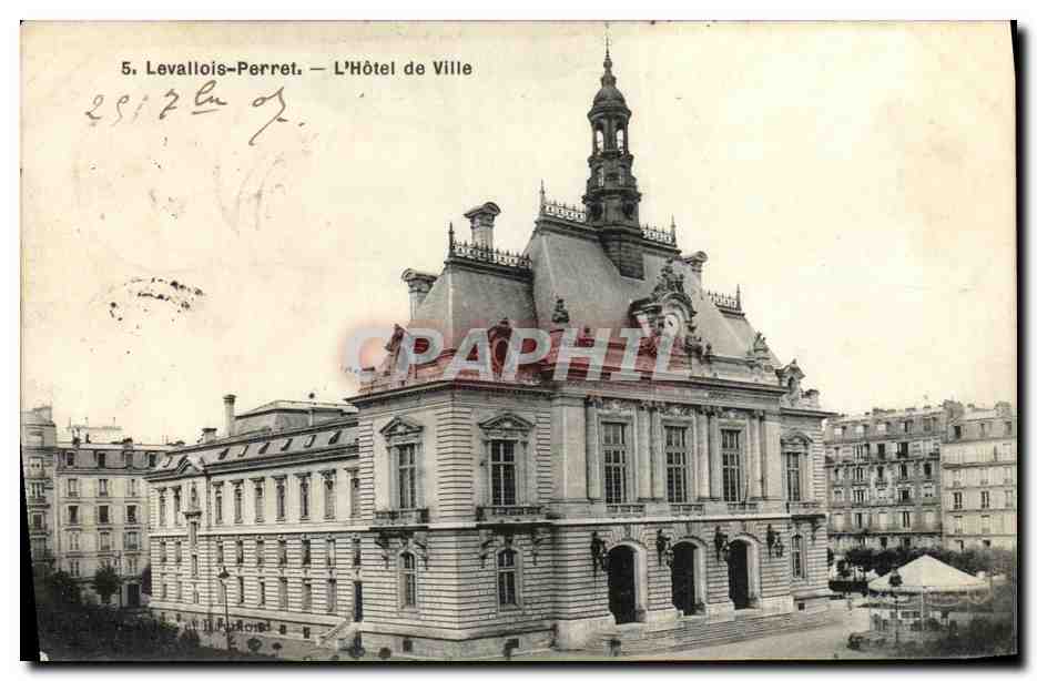 CPA Levallois Perret L Hotel de Ville