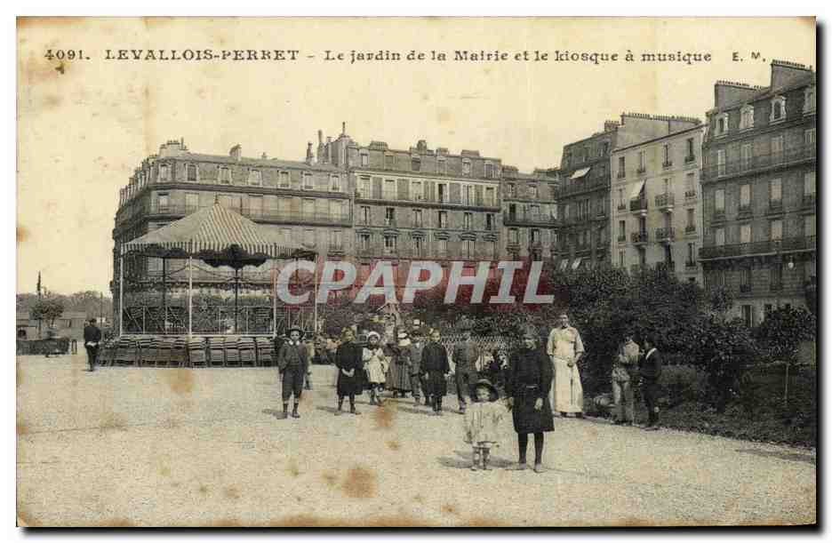 CPA Levallois Perret Le Jardin de la Mairie et le Kiosque a musique Enfants