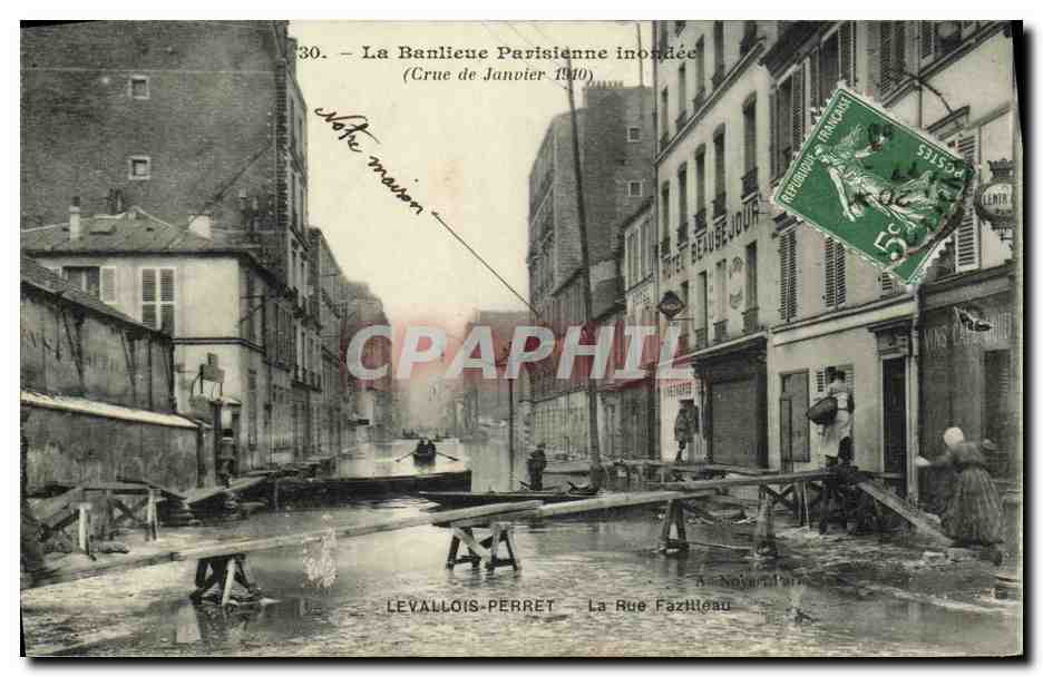 CPA Levallois Perret La Rue Fazilleau Inondations Janvier 1910
