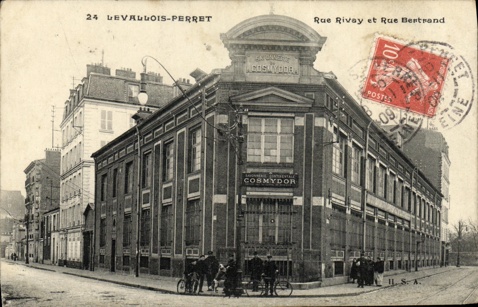 CPA Levallois Perret Rue Rivay et Rue Bertrand Savonnerie Cosmudor 