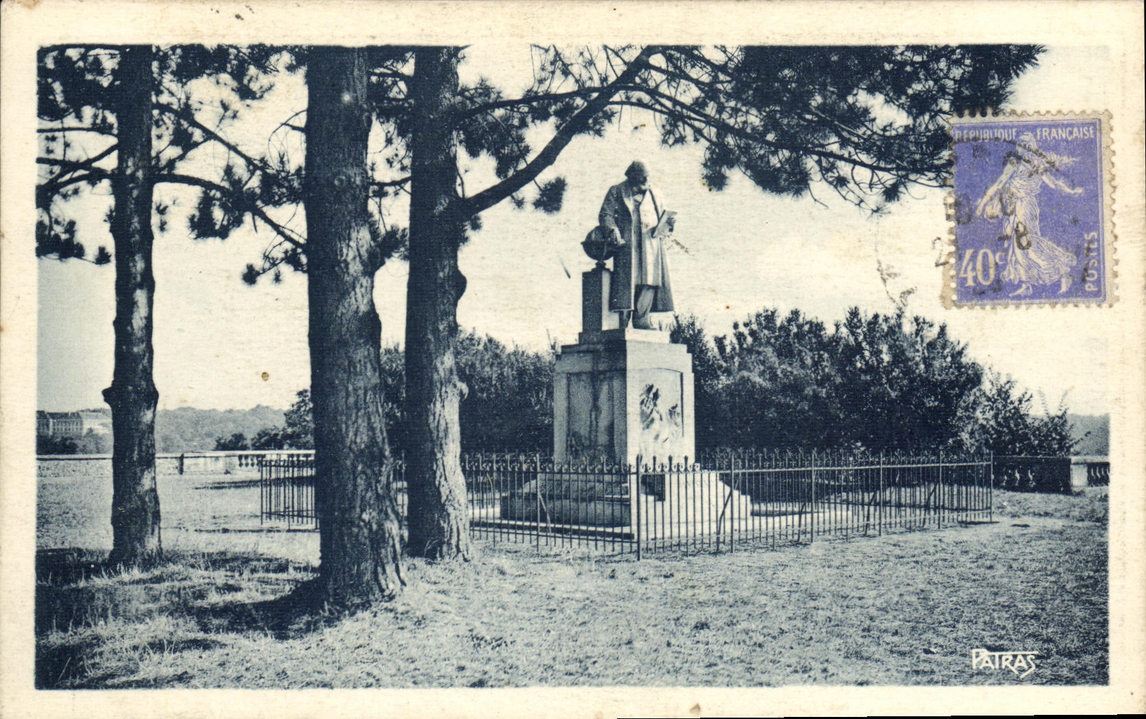 CPA Meudon Parc de l Observatoire Statue de Newton