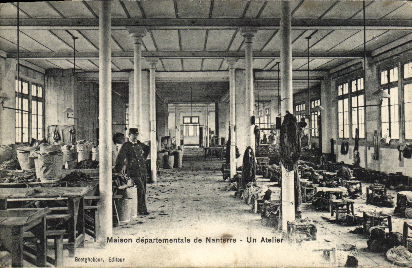 CPA Nanterre Maison departementale Un atelier 