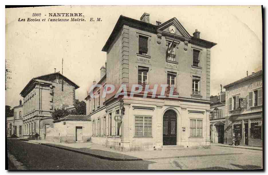 CPA Nanterre Les Ecoles et l ancienne Mairie