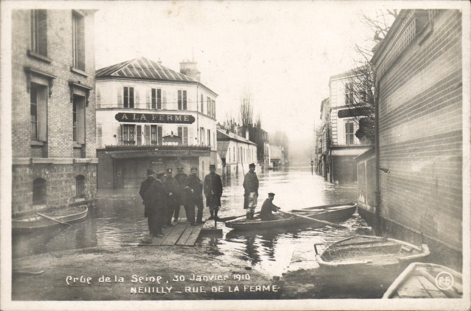 CPA Neuilly Sur Seine Rue De La Ferme Crue de la Seine Janvier 1910 Inondations A la ferme