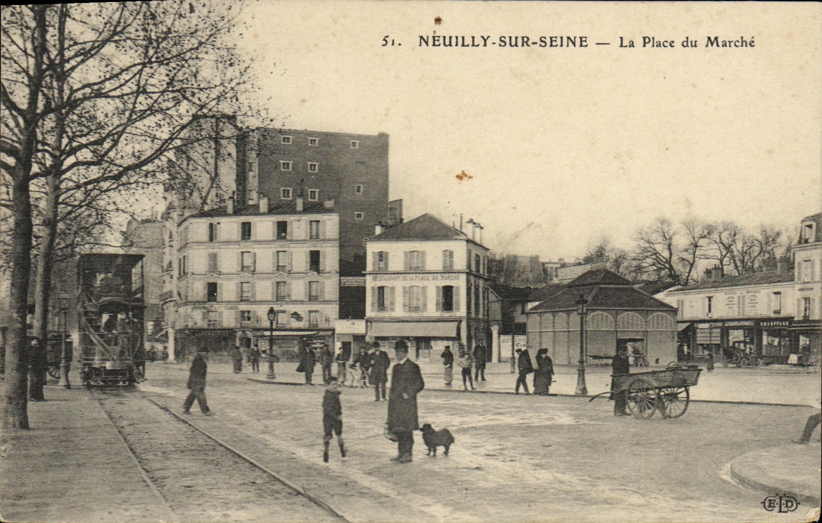 CPA Neuilly Sur Seine La Place du Marche Bus a imperiale 