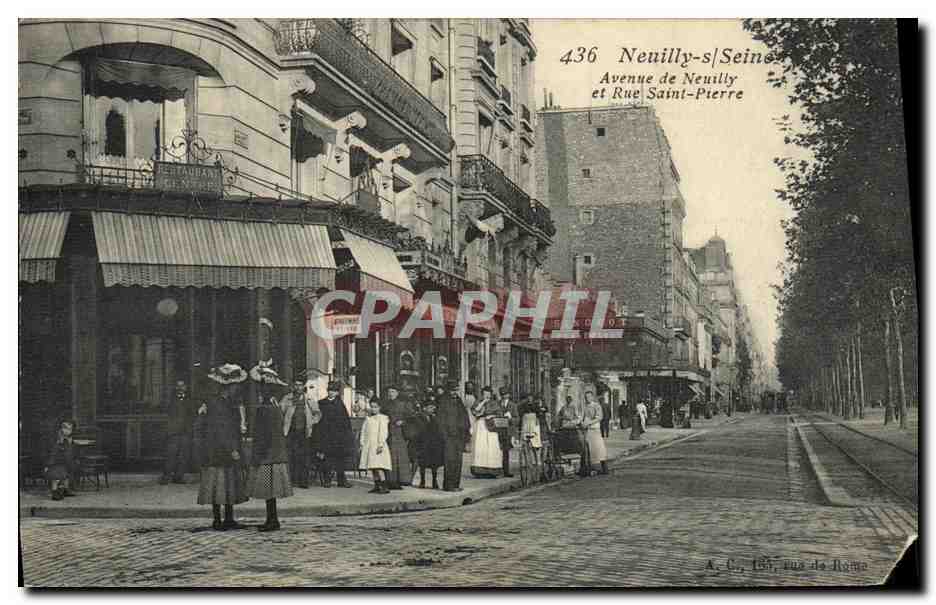 CPA Neuilly Sur Seine Avenue de Neuilly et rue Saint Pierre