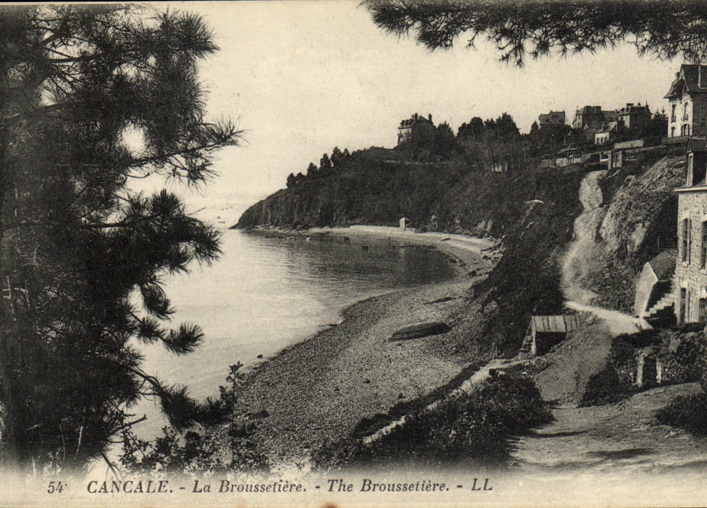 Cancale - La Broussetière — vue de la plage et des maisons sur falaise — LL - Anverso