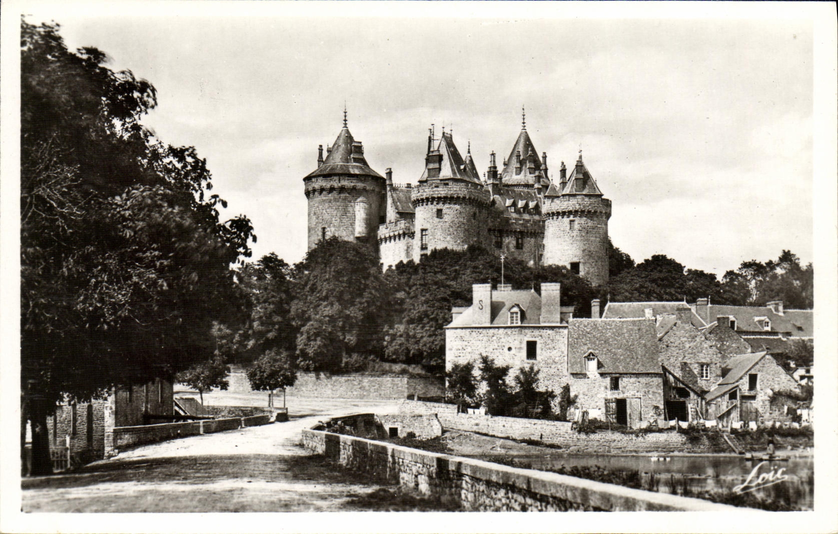 Château de Combourg — Loire — éditeur Loire - Recto