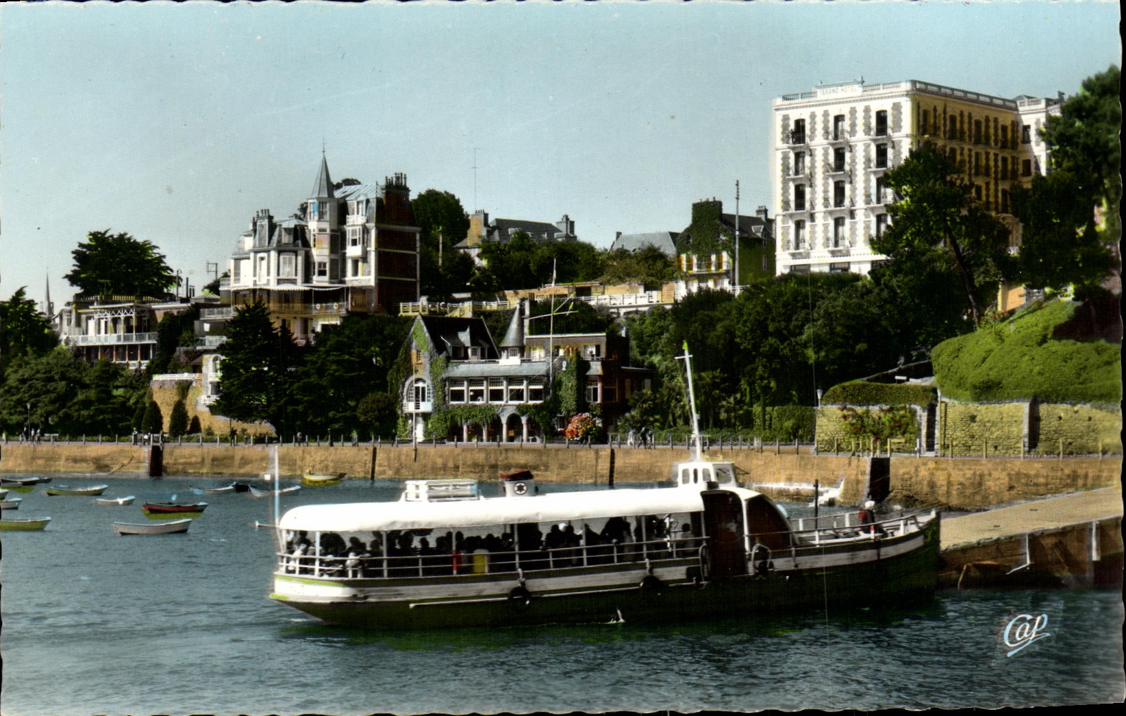 Dinard - Côte d'Emeraude — Promenade des Vedettes Vertes et le Yacht-Club — éditeur Cap
