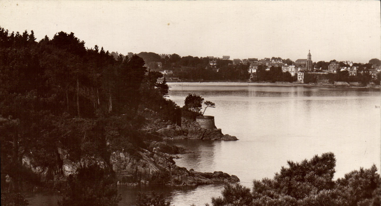Vue de Brest — port et ville — éditeur A.P. Strasbourg