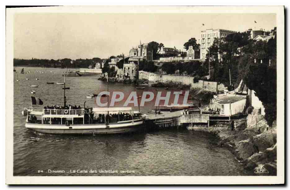 CPM Dinard La Calle des vedettes vertes Bateau