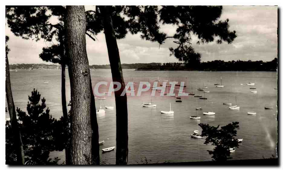 Dinard — Vue du Bassin des Yachts, prise de la Promenade du Clair de Lune — Réal-Photo, 44, rue Lefebvre, Paris (15e)