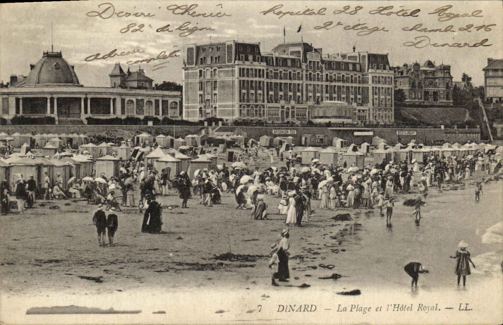 Dinard — La Plage et l'Hôtel Royal — LL. — n°7