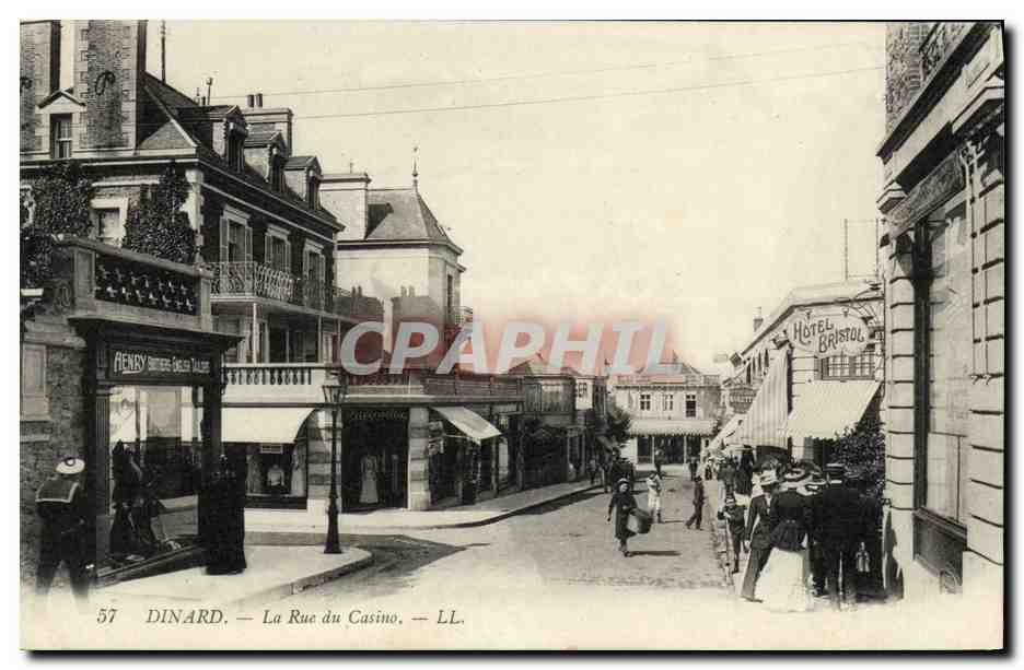 Dinard — La Rue du Casino — LL. — n°57