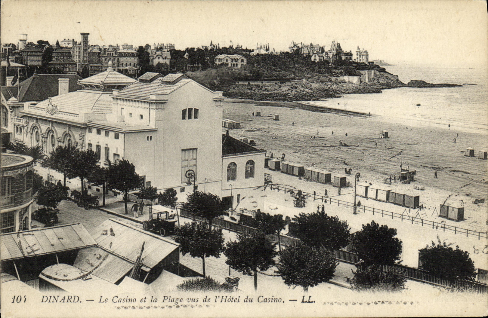 Dinard — Das Casino und der Strand vom Casino-Hotel aus gesehen — LL.