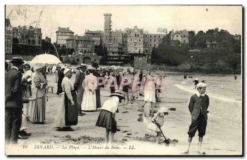 Dinard — La Plage — L'Heure du Bain — LL.