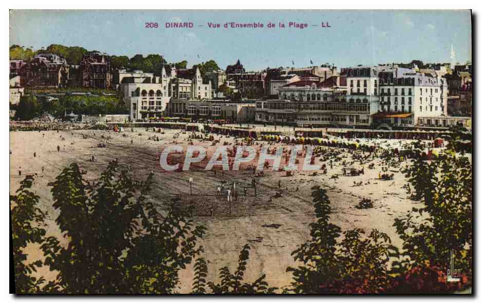 CPA Dinard Vue d Ensemble de la Plage