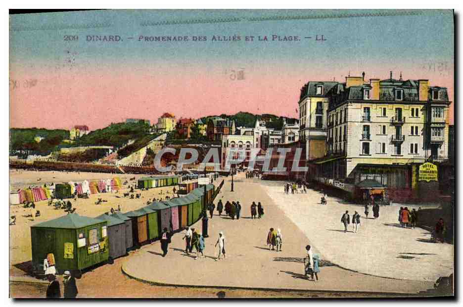 CPA Dinard Promenade des Allies et la Plage