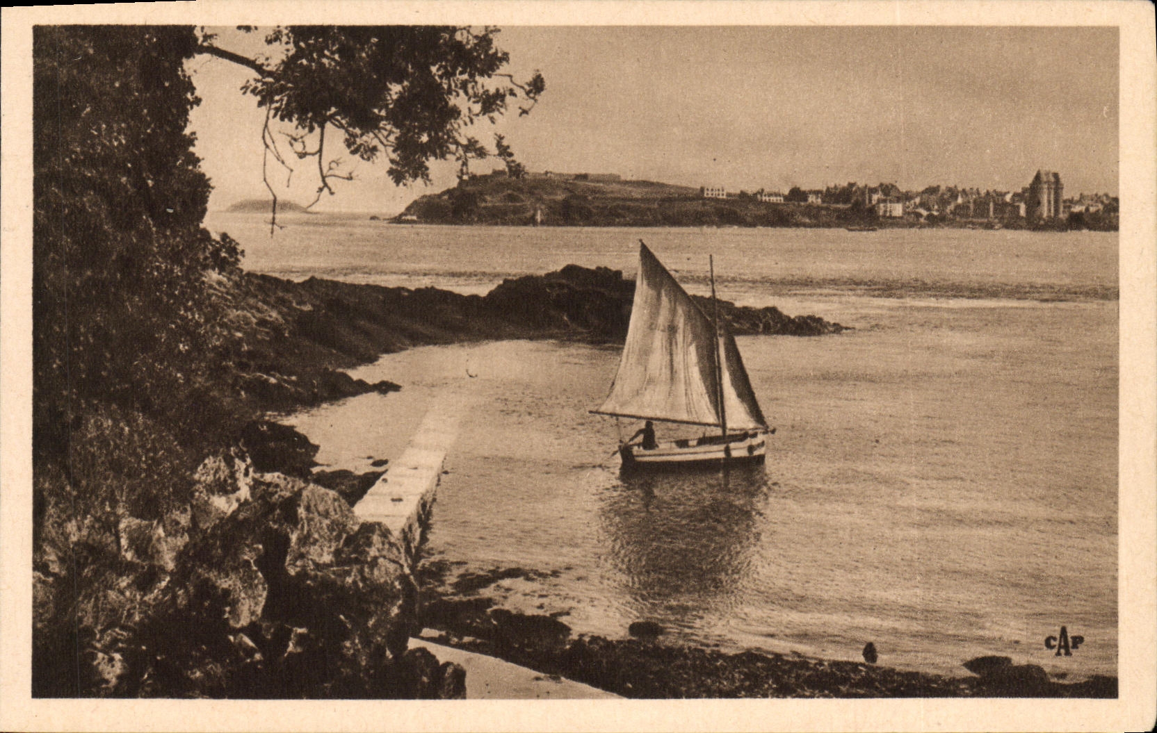 Dinard — La Cale de la Vicomté — C.M. des Arts Photomécaniques, Paris