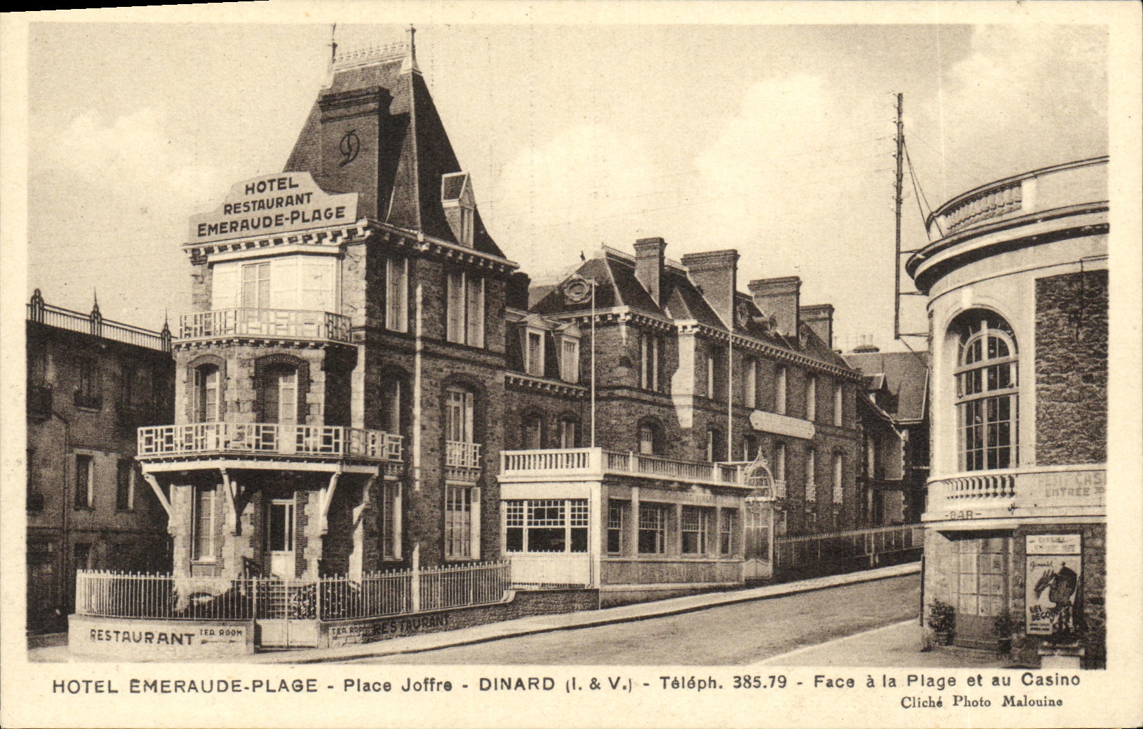 CPA Hotel Emeraude Plage Place Joffre Dinard Face a la plage et au casino