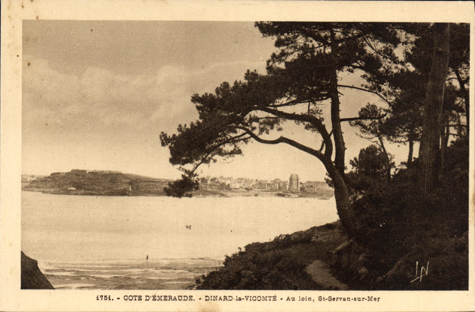 Côte d'Émeraude - Dinard-la-Vicomté - Au loin, St-Servan-sur-Mer — Laurent-Nol, Rennes, n°1754