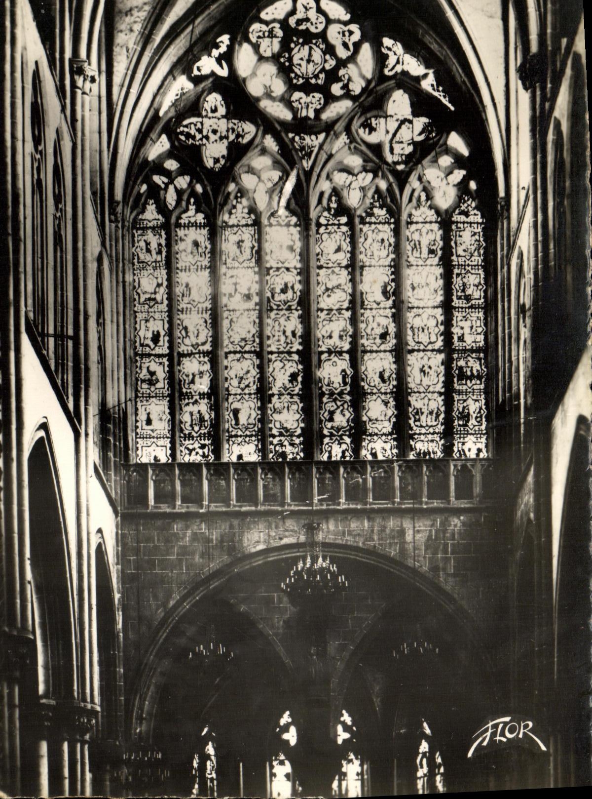 Vitrail de la Cathédrale — Dol-de-Bretagne (Il-et-V.) — Éditions Artistiques Marcel Carrère