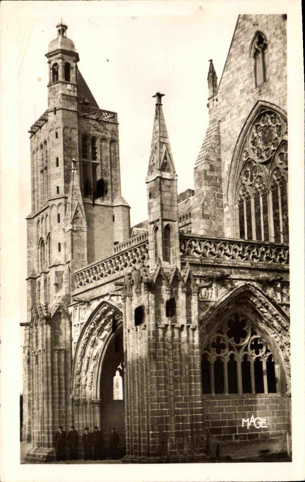 Dol-de-Bretagne — La Cathédrale — Le Porche — Édition P. Diot, Dol-de-Bretagne