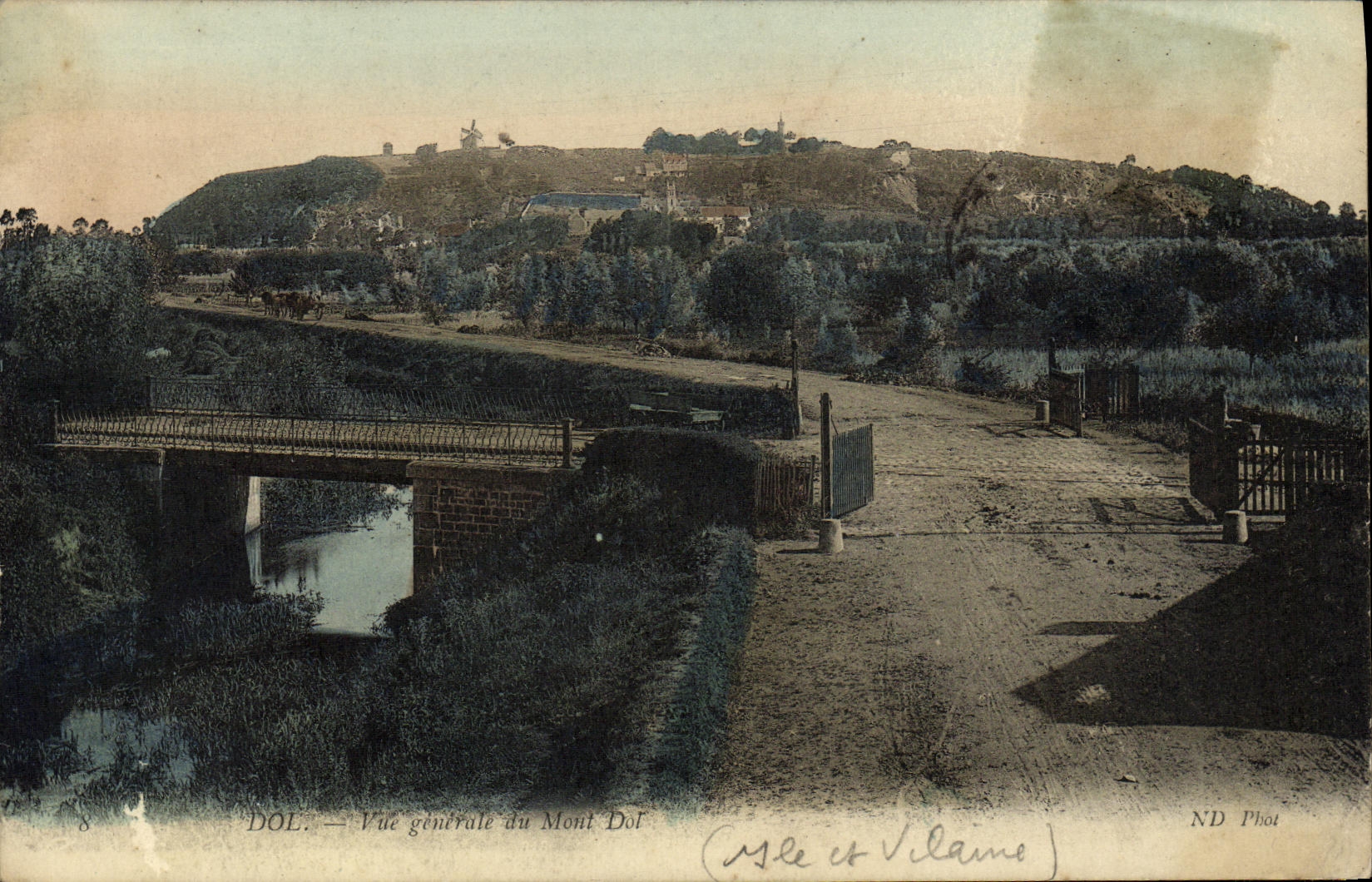 DOL. — Vue générale du Mont Dol — ND Phot