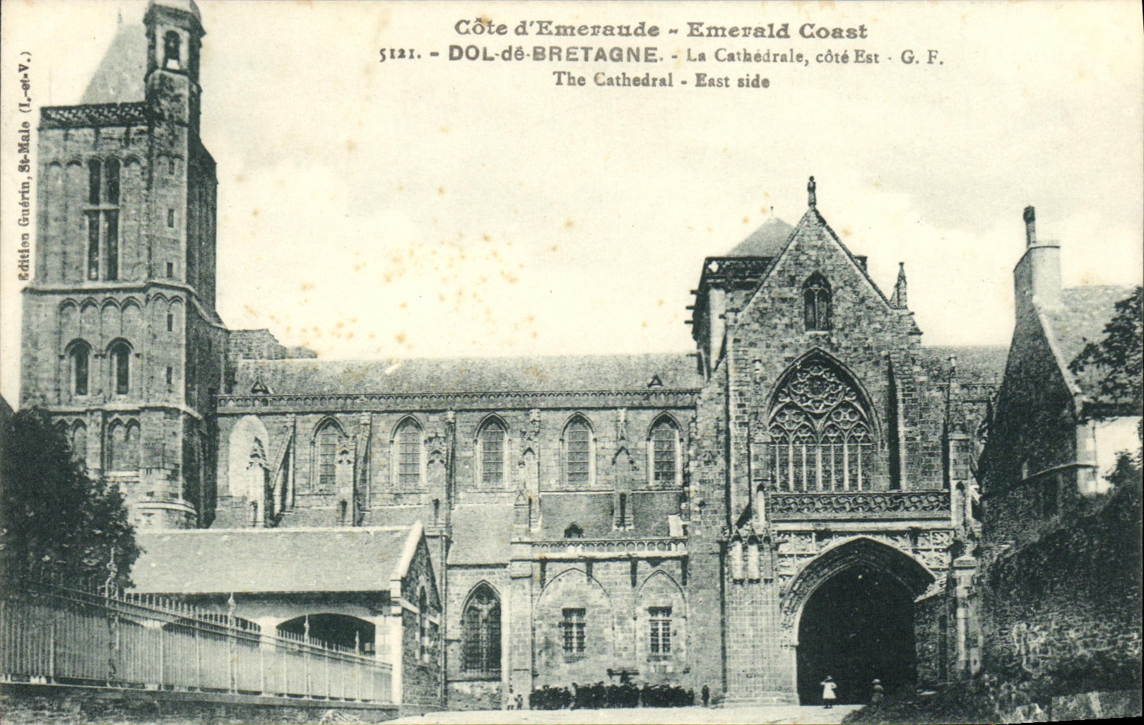 Dol-de-Bretagne - La Cathédrale, côté Est - Édition Guérin (L.-et-V.)