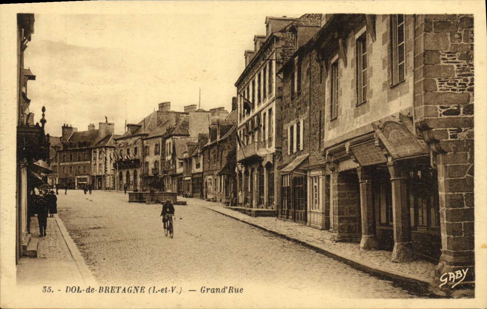 CPA Dol de Bretagne Grand Rue
