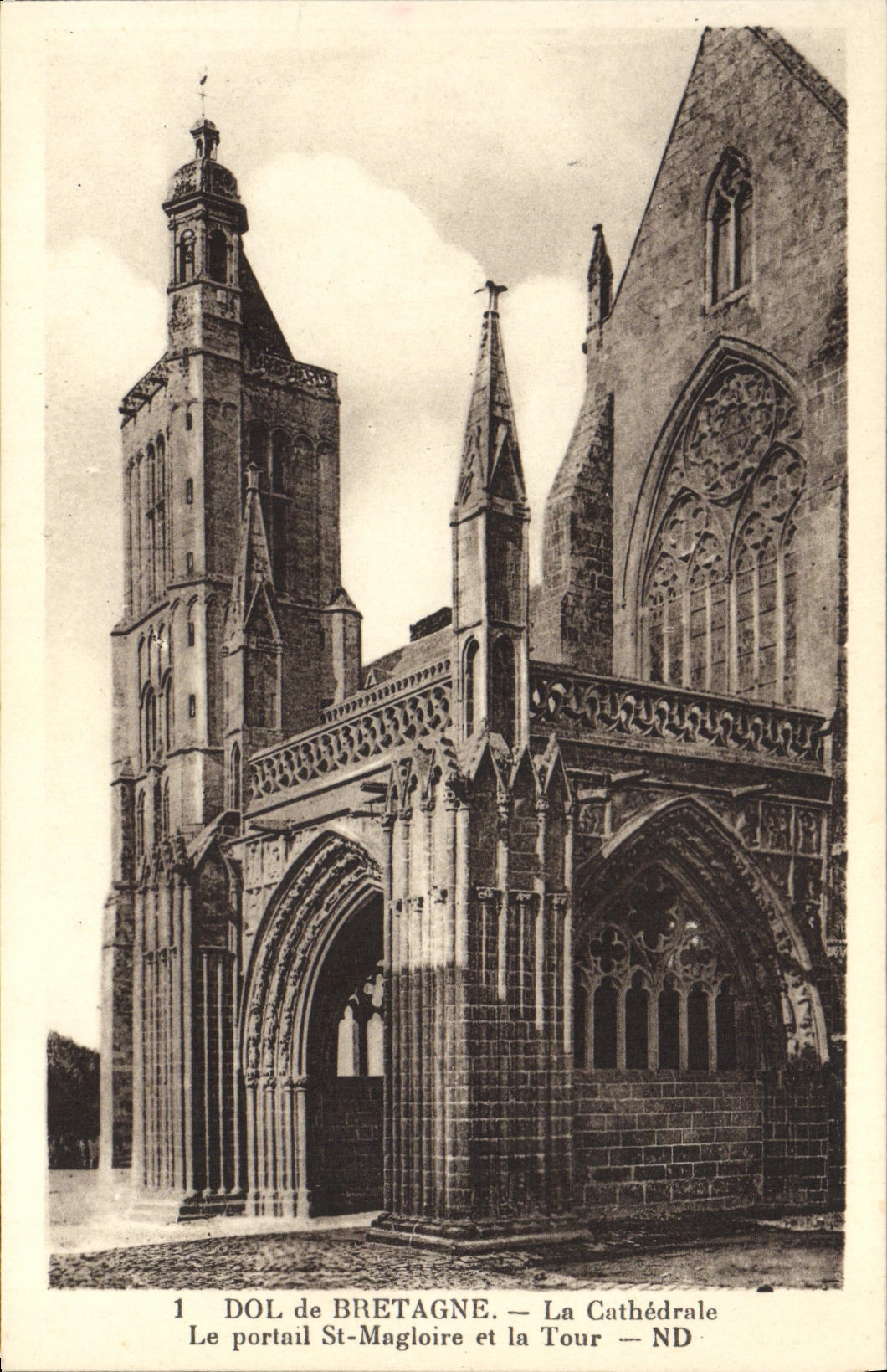 Dol de Bretagne — Le portail St-Magloire et la Tour — ND