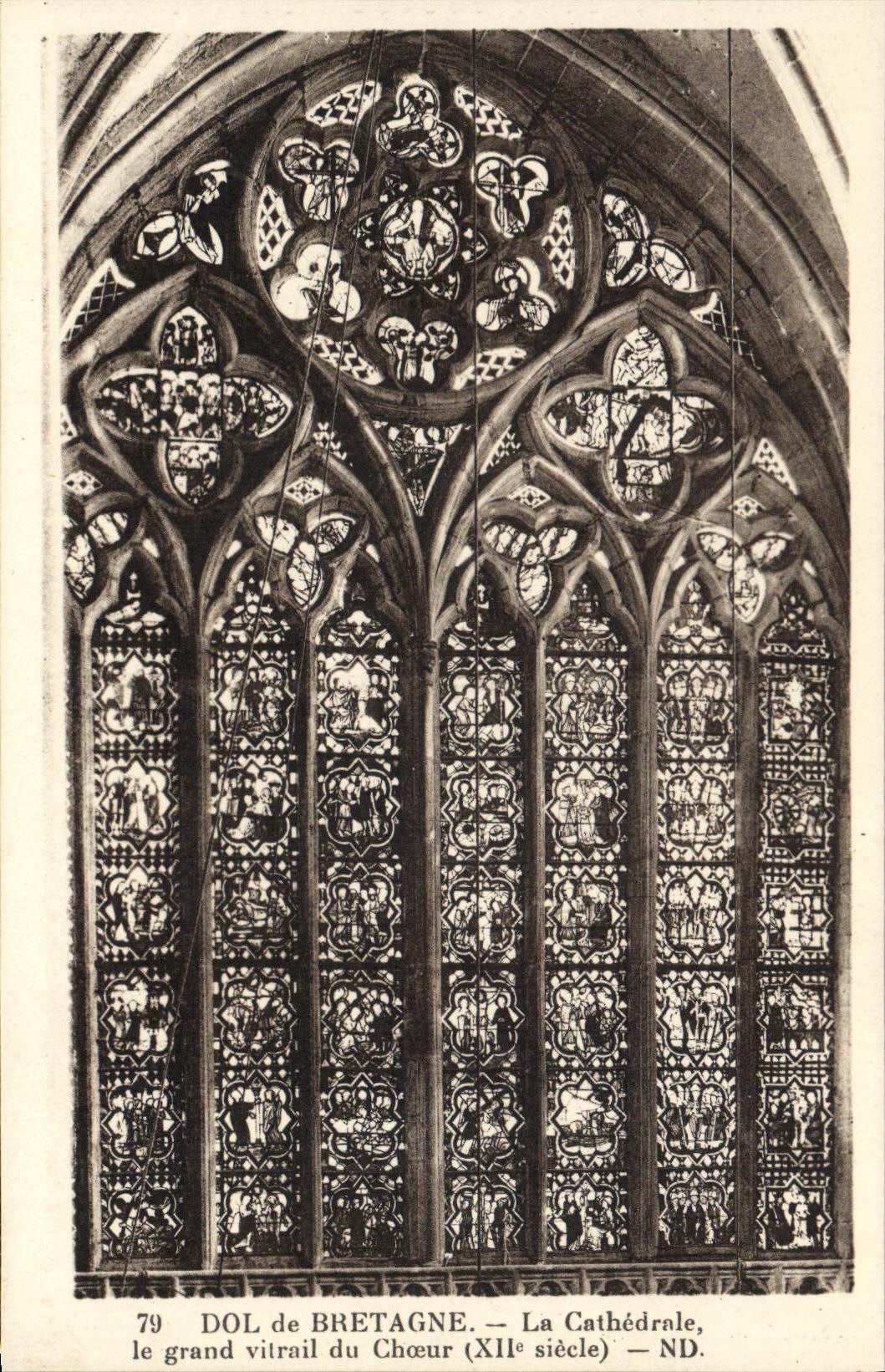 Dol de Bretagne — La Cathédrale, le grand vitrail du Chœur (XIIe siècle) — ND.