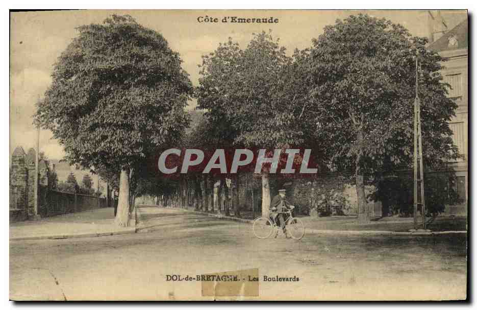 Dol-de-Bretagne - Les Boulevards — Côte d'Emeraude — éditeur Dol-de-Bretagne